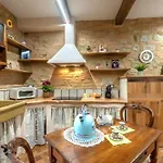 Апартаменты Il Girasole -with Garden-